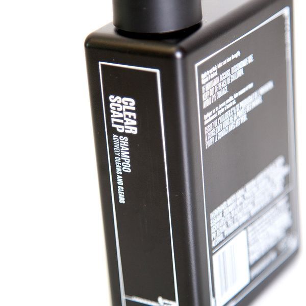 Чоловічий шампунь проти лупи Uppercut Deluxe Clear Scalp Shampoo 240 мл 817891024837 фото