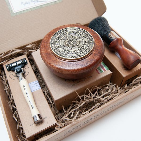 Мило,щітка і бритва для гоління Captain FawcettScapicchio Shaving Soap(110g), Natural Wood Shaving Brush and Razor Gift F6690 фото